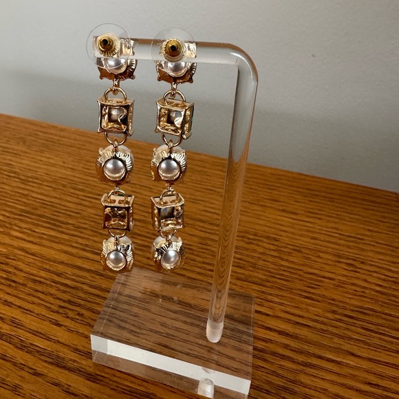 Pearl and emerald chandelier earrings - Picture 3 of 3